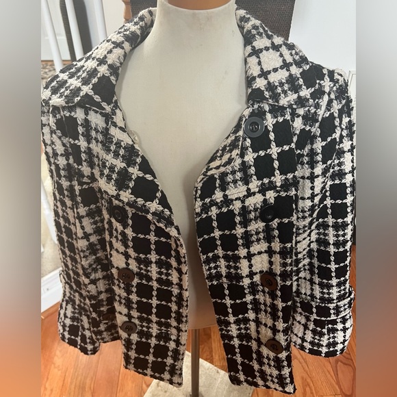 Women’s wool houndstooth double breasted cropped jacket - Picture 2 of 7